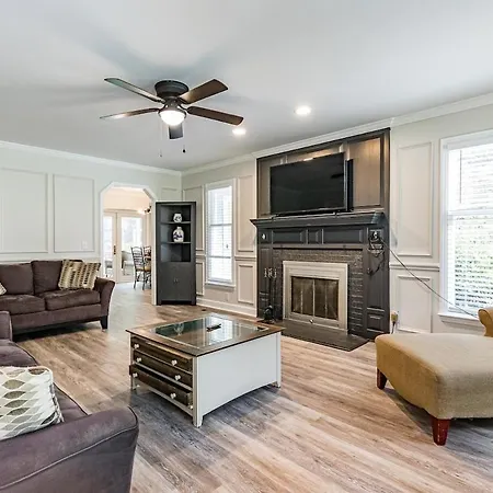 Beautiful Recently Updated 3Bed And 2Bath Ranch